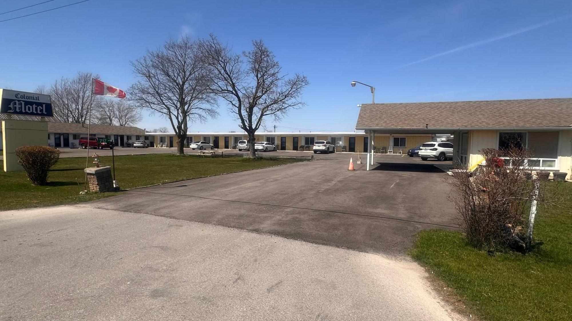 Colonial Motel Chatham-Kent 외부 사진