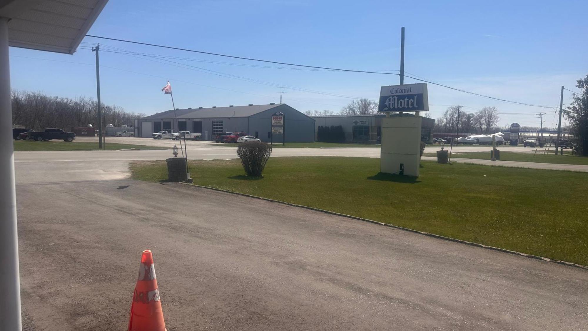 Colonial Motel Chatham-Kent 외부 사진