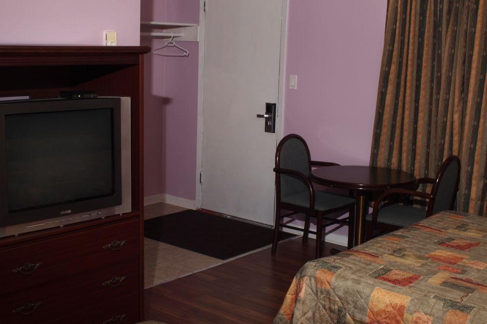 Colonial Motel Chatham-Kent 외부 사진