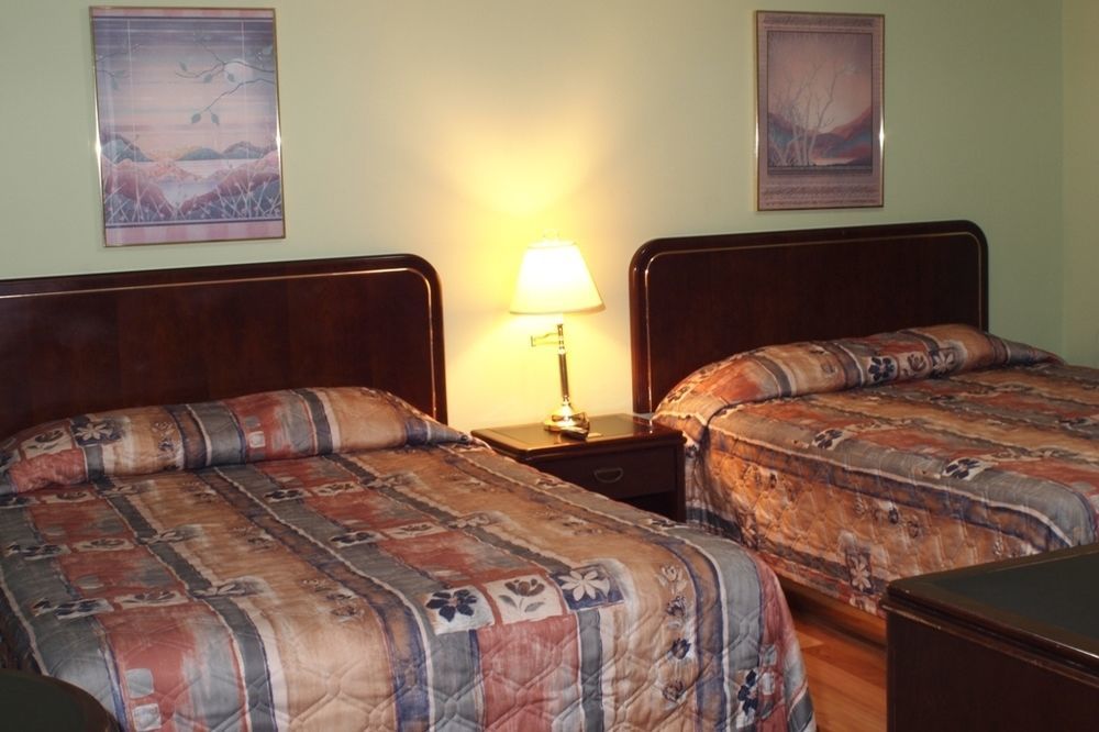 Colonial Motel Chatham-Kent 외부 사진